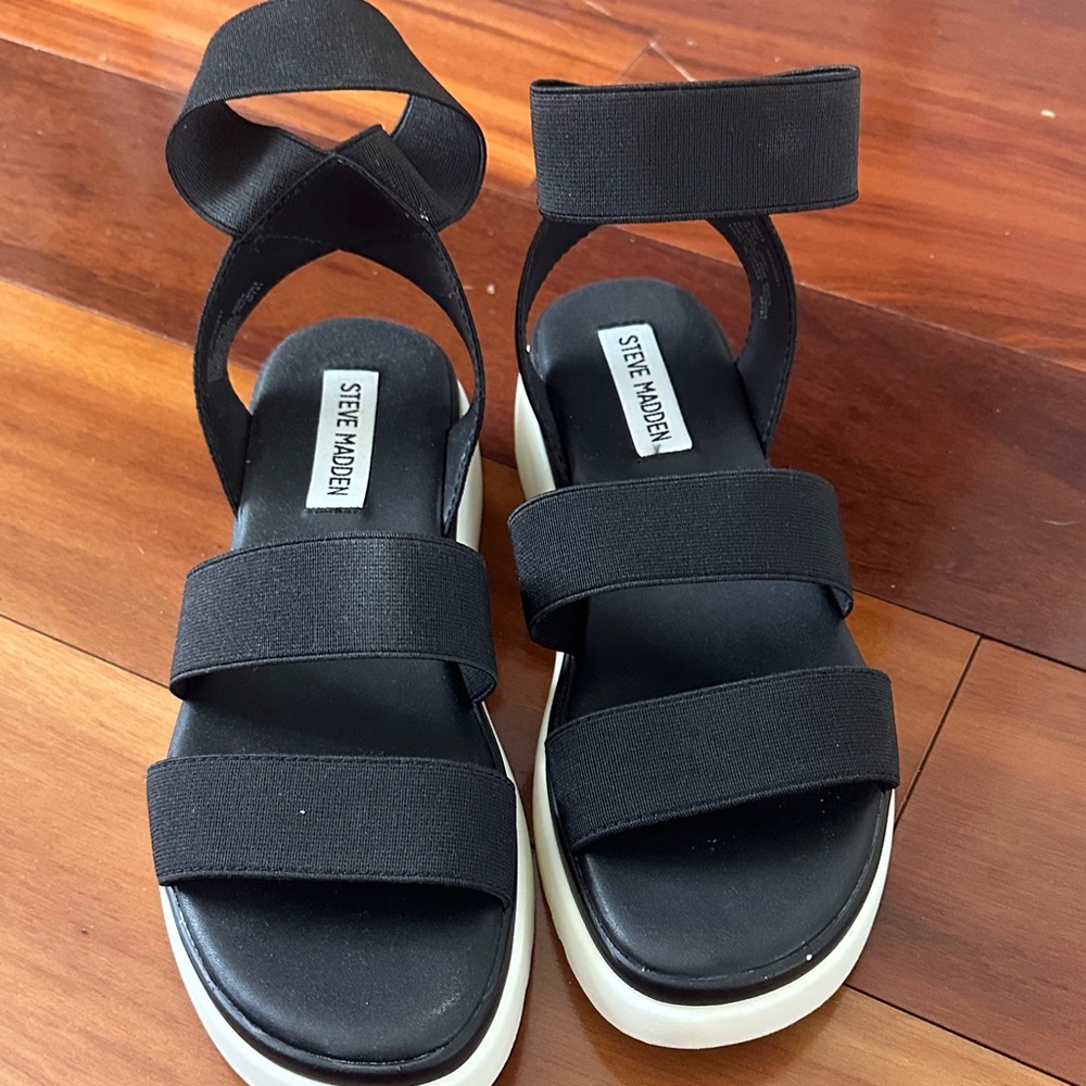 Steve Madden Black and White Women's Sandals